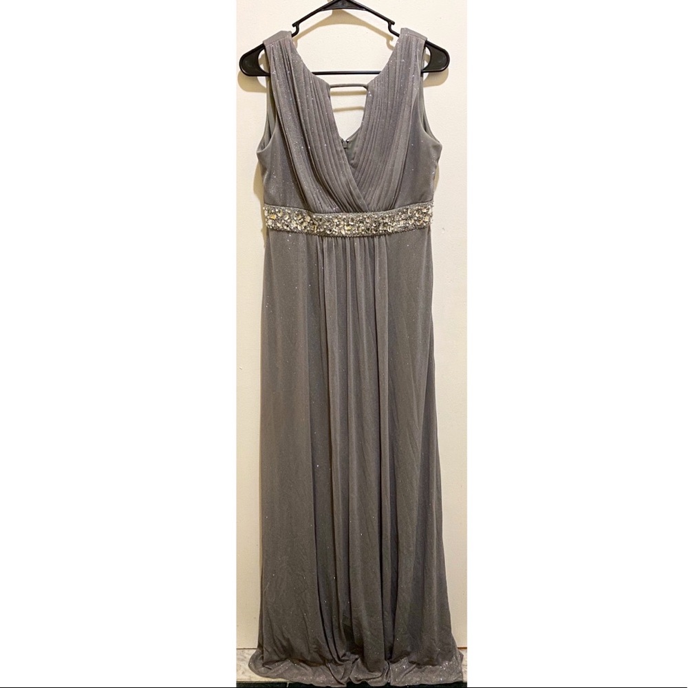 ⁣✧ Onyx Nite | Gray Sequin Long Dress